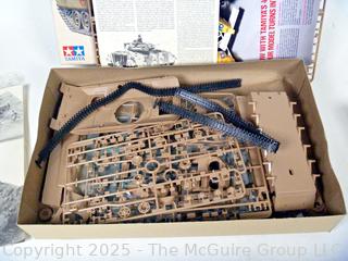 Tamyia Model Kit Bradley M2, New in Box. Toy
