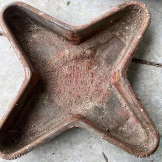 Group of Glass Canning Jar Chicken Feeders<br>

<br><br>

Removal Options:<br><br> Sat (Nov 8) & Sun (Nov 9) 11-3pm, 56 Scotch Hill Rd., Cambridge NY 12816<br><br>

