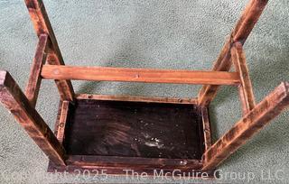 Primitive Farmhouse End Table with Turned Legs<br>

<br><br>

Removal: Sat (Nov 8) & Sun (Nov 9) 11-3pm, 56 Scotch Hill Rd., Cambridge NY 12816 