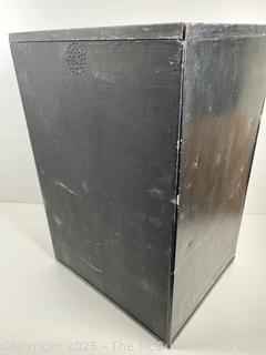 Folk Art Tole Painted Bread Box<br>

<br><br>

Removal Options:<br><br> Sat (Nov 8) & Sun (Nov 9) 11-3pm, 56 Scotch Hill Rd., Cambridge NY 12816<br><br>

Sat (Nov 15) 12-2pm, TMG Warehouse, 2800 Juniper St., Fairfax, VA 22031<br><br>

Request Shipping (david@themcguiregroupllc.com)