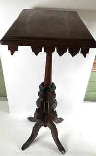 Eastlake Style American Sawtooth Occasional Table <br>

<br><br>

Removal Options:<br><br> Sat (Nov 8) & Sun (Nov 9) 11-3pm, 56 Scotch Hill Rd., Cambridge NY 12816<br><br>


