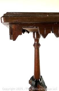 Eastlake Style American Sawtooth Occasional Table <br>

<br><br>

Removal Options:<br><br> Sat (Nov 8) & Sun (Nov 9) 11-3pm, 56 Scotch Hill Rd., Cambridge NY 12816<br><br>

