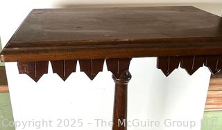 Eastlake Style American Sawtooth Occasional Table <br>

<br><br>

Removal Options:<br><br> Sat (Nov 8) & Sun (Nov 9) 11-3pm, 56 Scotch Hill Rd., Cambridge NY 12816<br><br>

