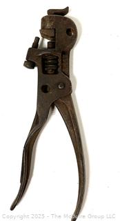 Hand Tools Including Some Forged<br>

<br><br>

Removal Options:<br><br> Sat (Nov 8) & Sun (Nov 9) 11-3pm, 56 Scotch Hill Rd., Cambridge NY 12816<br><br>

Sat (Nov 15) 12-2pm, TMG Warehouse, 2800 Juniper St., Fairfax, VA 22031<br><br>

Request Shipping (david@themcguiregroupllc.com) 