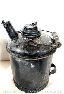 Woodman's Famous Bee-Ware Bee Smoker and Metal Fuel Can w/ Handle<br>

<br><br>

Removal Options:<br><br> Sat (Nov 8) & Sun (Nov 9) 11-3pm, 56 Scotch Hill Rd., Cambridge NY 12816<br><br>

