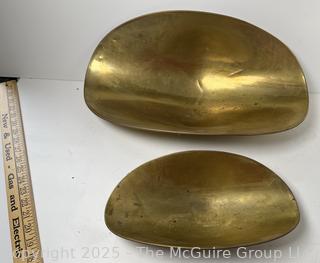 Two (2) Brass Scale Weight Pans<br>

<br><br>

Removal Options:<br><br> Sat (Nov 8) & Sun (Nov 9) 11-3pm, 56 Scotch Hill Rd., Cambridge NY 12816<br><br>

Sat (Nov 15) 12-2pm, TMG Warehouse, 2800 Juniper St., Fairfax, VA 22031<br><br>

Request Shipping (david@themcguiregroupllc.com)
