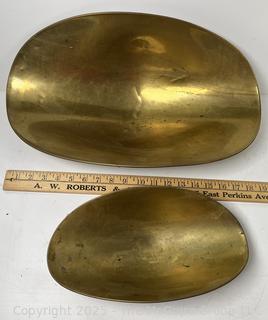 Two (2) Brass Scale Weight Pans<br>

<br><br>

Removal Options:<br><br> Sat (Nov 8) & Sun (Nov 9) 11-3pm, 56 Scotch Hill Rd., Cambridge NY 12816<br><br>

Sat (Nov 15) 12-2pm, TMG Warehouse, 2800 Juniper St., Fairfax, VA 22031<br><br>

Request Shipping (david@themcguiregroupllc.com)
