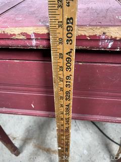 Late 1800's Egg Incubator W/ Capacity of 48<br>

<br><br>

Removal Options:<br><br> Sat (Nov 8) & Sun (Nov 9) 11-3pm, 56 Scotch Hill Rd., Cambridge NY 12816<br><br>
