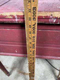 Late 1800's Egg Incubator W/ Capacity of 48<br>

<br><br>

Removal Options:<br><br> Sat (Nov 8) & Sun (Nov 9) 11-3pm, 56 Scotch Hill Rd., Cambridge NY 12816<br><br>
