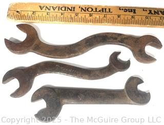 Three (3) Open Ended Box Cut Curved Wrenches Stamped Samson Tool Co., Champion and Bonney<br>

<br><br>

Removal Options:<br><br> Sat (Nov 8) & Sun (Nov 9) 11-3pm, 56 Scotch Hill Rd., Cambridge NY 12816<br><br>

Sat (Nov 15) 12-2pm, TMG Warehouse, 2800 Juniper St., Fairfax, VA 22031<br><br>

Request Shipping (david@themcguiregroupllc.com)