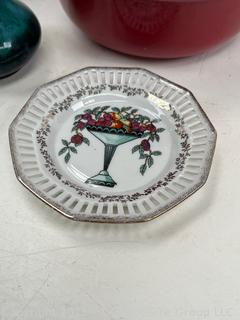 Le Creuset Red Enameled Casserole, Crock, Glass Cruet and Porcelainware<br>

<br><br>

Removal Options:<br><br> Sat (Nov 8) & Sun (Nov 9) 11-3pm, 56 Scotch Hill Rd., Cambridge NY 12816<br><br>

Sat (Nov 15) 12-2pm, TMG Warehouse, 2800 Juniper St., Fairfax, VA 22031<br><br>

Request Shipping (david@themcguiregroupllc.com)