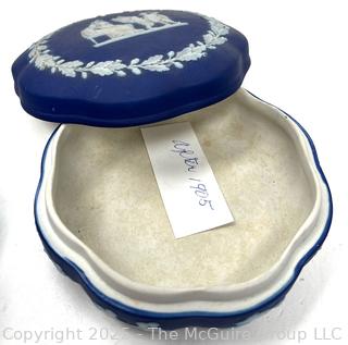 English Wedgwood Cobalt Blue Jasperware Coffee Trinket Box 5"D x 2"H<br>

<br><br>

Removal Options:<br><br> Sat (Nov 8) & Sun (Nov 9) 11-3pm, 56 Scotch Hill Rd., Cambridge NY 12816<br><br>

Sat (Nov 15) 12-2pm, TMG Warehouse, 2800 Juniper St., Fairfax, VA 22031<br><br>

Request Shipping (david@themcguiregroupllc.com)