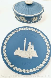 English Blue Wedgwood Jasperware 1970 Christmas Plate and Oval Lidded Box<br>

<br><br>

Removal Options:<br><br> Sat (Nov 8) & Sun (Nov 9) 11-3pm, 56 Scotch Hill Rd., Cambridge NY 12816<br><br>

Sat (Nov 15) 12-2pm, TMG Warehouse, 2800 Juniper St., Fairfax, VA 22031<br><br>

Request Shipping (david@themcguiregroupllc.com)