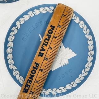 English Blue Wedgwood Jasperware 1970 Christmas Plate and Oval Lidded Box<br>

<br><br>

Removal Options:<br><br> Sat (Nov 8) & Sun (Nov 9) 11-3pm, 56 Scotch Hill Rd., Cambridge NY 12816<br><br>

Sat (Nov 15) 12-2pm, TMG Warehouse, 2800 Juniper St., Fairfax, VA 22031<br><br>

Request Shipping (david@themcguiregroupllc.com)