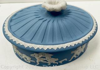 English Blue Wedgwood Jasperware 1970 Christmas Plate and Oval Lidded Box<br>

<br><br>

Removal Options:<br><br> Sat (Nov 8) & Sun (Nov 9) 11-3pm, 56 Scotch Hill Rd., Cambridge NY 12816<br><br>

Sat (Nov 15) 12-2pm, TMG Warehouse, 2800 Juniper St., Fairfax, VA 22031<br><br>

Request Shipping (david@themcguiregroupllc.com)