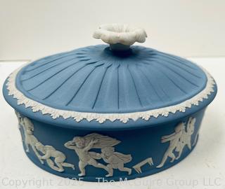 English Blue Wedgwood Jasperware 1970 Christmas Plate and Oval Lidded Box<br>

<br><br>

Removal Options:<br><br> Sat (Nov 8) & Sun (Nov 9) 11-3pm, 56 Scotch Hill Rd., Cambridge NY 12816<br><br>

Sat (Nov 15) 12-2pm, TMG Warehouse, 2800 Juniper St., Fairfax, VA 22031<br><br>

Request Shipping (david@themcguiregroupllc.com)