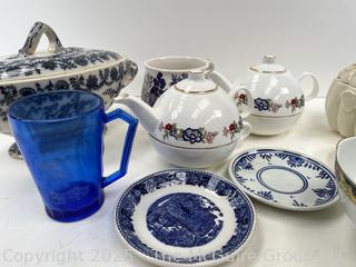Group of Glass and Porcelainware Including Hazel-Atlas and Spode<br>

<br><br>

Removal Options:<br><br> Sat (Nov 8) & Sun (Nov 9) 11-3pm, 56 Scotch Hill Rd., Cambridge NY 12816<br><br>

Sat (Nov 15) 12-2pm, TMG Warehouse, 2800 Juniper St., Fairfax, VA 22031<br><br>

Request Shipping (david@themcguiregroupllc.com)