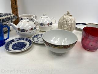 Group of Glass and Porcelainware Including Hazel-Atlas and Spode<br>

<br><br>

Removal Options:<br><br> Sat (Nov 8) & Sun (Nov 9) 11-3pm, 56 Scotch Hill Rd., Cambridge NY 12816<br><br>

Sat (Nov 15) 12-2pm, TMG Warehouse, 2800 Juniper St., Fairfax, VA 22031<br><br>

Request Shipping (david@themcguiregroupllc.com)