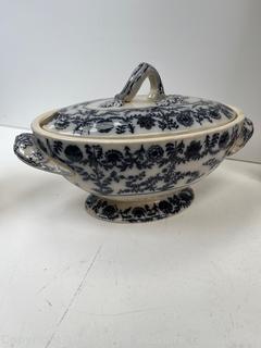 Group of Glass and Porcelainware Including Hazel-Atlas and Spode<br>

<br><br>

Removal Options:<br><br> Sat (Nov 8) & Sun (Nov 9) 11-3pm, 56 Scotch Hill Rd., Cambridge NY 12816<br><br>

Sat (Nov 15) 12-2pm, TMG Warehouse, 2800 Juniper St., Fairfax, VA 22031<br><br>

Request Shipping (david@themcguiregroupllc.com)