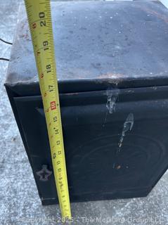 Banner Cook Stove <br>

<br><br>

Removal Options:<br><br> Sat (Nov 8) & Sun (Nov 9) 11-3pm, 56 Scotch Hill Rd., Cambridge NY 12816<br><br>

Sat (Nov 15) 12-2pm, TMG Warehouse, 2800 Juniper St., Fairfax, VA 22031<br><br>

Request Shipping (david@themcguiregroupllc.com)