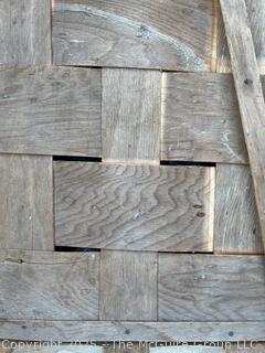 New England Primitive Splint Basket <br>

<br><br>

Removal Options:<br><br> Sat (Nov 8) & Sun (Nov 9) 11-3pm, 56 Scotch Hill Rd., Cambridge NY 12816<br><br>

Sat (Nov 15) 12-2pm, TMG Warehouse, 2800 Juniper St., Fairfax, VA 22031<br><br>

Request Shipping (david@themcguiregroupllc.com)