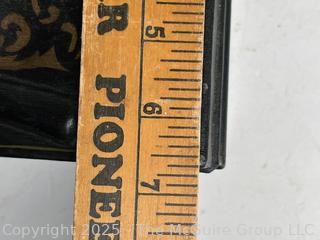 Toleware Tin Covered Container w/ Handle <br>

<br><br>

Removal Options:<br><br> Sat (Nov 8) & Sun (Nov 9) 11-3pm, 56 Scotch Hill Rd., Cambridge NY 12816<br><br>

Sat (Nov 15) 12-2pm, TMG Warehouse, 2800 Juniper St., Fairfax, VA 22031<br><br>

Request Shipping (david@themcguiregroupllc.com)