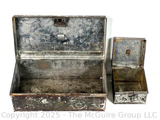 Two (2) Tin Covered Containers w/ Handles<br>

<br><br>

Removal Options:<br><br> Sat (Nov 8) & Sun (Nov 9) 11-3pm, 56 Scotch Hill Rd., Cambridge NY 12816<br><br>

Sat (Nov 15) 12-2pm, TMG Warehouse, 2800 Juniper St., Fairfax, VA 22031<br><br>

Request Shipping (david@themcguiregroupllc.com)