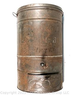 Large 21”T Metal Antique Flour Bin Sifter General Store Tin Cannister<br>

<br><br>

Removal Options:<br><br> Sat (Nov 8) & Sun (Nov 9) 11-3pm, 56 Scotch Hill Rd., Cambridge NY 12816<br><br>

