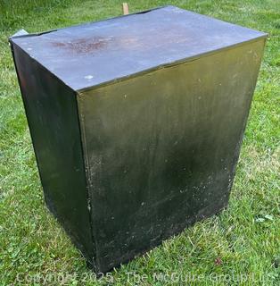 Antique Country General Store Oolong Tea Tin Bin Beautiful Graphics 23x13"<br>

<br><br>

Removal Options:<br><br> Sat (Nov 8) & Sun (Nov 9) 11-3pm, 56 Scotch Hill Rd., Cambridge NY 12816<br><br>

Sat (Nov 15) 12-2pm, TMG Warehouse, 2800 Juniper St., Fairfax, VA 22031<br><br>

Request Shipping (david@themcguiregroupllc.com)