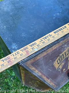 Antique Country General Store Oolong Tea Tin Bin Beautiful Graphics 23x13"<br>

<br><br>

Removal Options:<br><br> Sat (Nov 8) & Sun (Nov 9) 11-3pm, 56 Scotch Hill Rd., Cambridge NY 12816<br><br>

Sat (Nov 15) 12-2pm, TMG Warehouse, 2800 Juniper St., Fairfax, VA 22031<br><br>

Request Shipping (david@themcguiregroupllc.com)