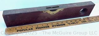 18" Wooden Spiirit Level With One Portal <br>

<br><br>

Removal Options:<br><br> Sat (Nov 8) & Sun (Nov 9) 11-3pm, 56 Scotch Hill Rd., Cambridge NY 12816<br><br>

Sat (Nov 15) 12-2pm, TMG Warehouse, 2800 Juniper St., Fairfax, VA 22031<br><br>

Request Shipping (david@themcguiregroupllc.com)