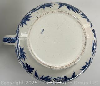 Antique Wedgewood & Co. England Chamber Pot with Lid & Handle Semi-Porcelain Blue Floral Transfer<br>

<br><br>

Removal Options:<br><br> Sat (Nov 8) & Sun (Nov 9) 11-3pm, 56 Scotch Hill Rd., Cambridge NY 12816<br><br>

Sat (Nov 15) 12-2pm, TMG Warehouse, 2800 Juniper St., Fairfax, VA 22031<br><br>

Request Shipping (david@themcguiregroupllc.com)