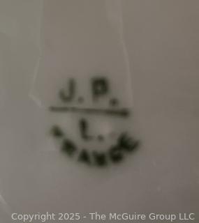 Porcelainware Including Blue Willow and John Alcock Vincennes Black Transferware Plate
