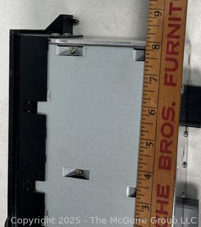 Chrysler 4469372 AM/FM Radio & Cassette Player