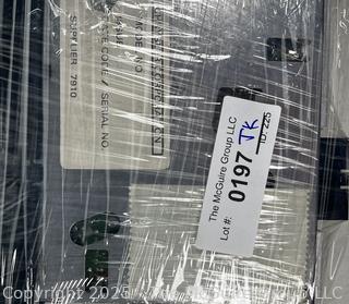 Chrysler 4469372 AM/FM Radio & Cassette Player