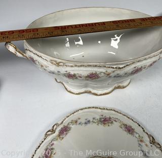 Theodore Haviland Porcelain Lidded Soup Tureen with Pink Roses 