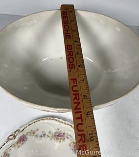 Theodore Haviland Porcelain Lidded Soup Tureen with Pink Roses 