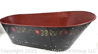 Folk Art Tole Painted Childs Bathtub<br><br>House

<br><br>

Removal Options:<br><br> Sat (Nov 8) & Sun (Nov 9) 11-3pm, 56 Scotch Hill Rd., Cambridge NY 12816<br><br>

Sat (Nov 15) 12-2pm, TMG Warehouse, 2800 Juniper St., Fairfax, VA 22031<br><br>

Request Shipping (david@themcguiregroupllc.com)  
