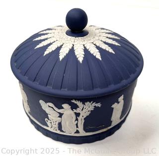 Wedgewood Blue Jasperware Round Box w Lid Trinket Powder Vanity Decor Dish Bowl<br><br>Wendy Dan Hermione

<br><br>

Removal Options:<br><br> Sat (Nov 8) & Sun (Nov 9) 11-3pm, 56 Scotch Hill Rd., Cambridge NY 12816<br><br>

Sat (Nov 15) 12-2pm, TMG Warehouse, 2800 Juniper St., Fairfax, VA 22031<br><br>

Request Shipping (david@themcguiregroupllc.com)