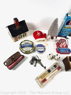 Junk Drawer<br><br>Bonnie & Kent

<br><br>

Removal Options:<br><br> Sat (Nov 8) & Sun (Nov 9) 11-3pm, 56 Scotch Hill Rd., Cambridge NY 12816<br><br>

Sat (Nov 15) 12-2pm, TMG Warehouse, 2800 Juniper St., Fairfax, VA 22031<br><br>

Request Shipping (david@themcguiregroupllc.com) 