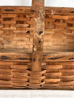 Wood Splint Gathering Basket w/ Handle. Measures 18" Long<br><br>House

<br><br>

Removal Options:<br><br> Sat (Nov 8) & Sun (Nov 9) 11-3pm, 56 Scotch Hill Rd., Cambridge NY 12816<br><br>

