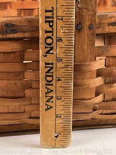 Wood Splint Gathering Basket w/ Handle. Measures 18" Long<br><br>House

<br><br>

Removal Options:<br><br> Sat (Nov 8) & Sun (Nov 9) 11-3pm, 56 Scotch Hill Rd., Cambridge NY 12816<br><br>

