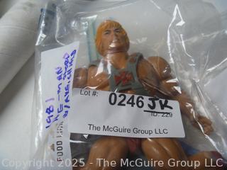 Vintage Toys: Masters of the Universe (MOTU): He-Man Action Figure and Weapons