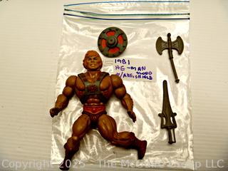 Vintage Toys: Masters of the Universe (MOTU): He-Man Action Figure and Weapons