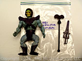 Vintage Toys: Masters of the Universe (MOTU): Skeletor Action Figure and Weapons