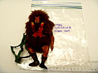 Vintage Toys: Masters of the Universe (MOTU): GRIZZLOR Action Figure and Weapons