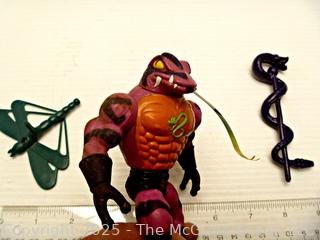 Vintage Toys: Masters of the Universe (MOTU): TUNG LASHER Action Figure and Weapons