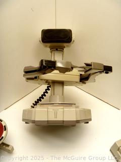 Nintendo NES ROB the Robot with 2 Discs Gyro Spinner & Gyromite Software