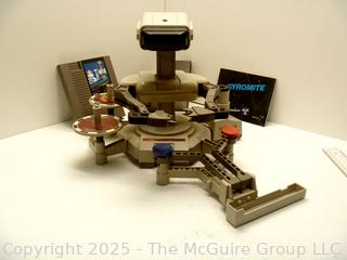 Nintendo NES ROB the Robot with 2 Discs Gyro Spinner & Gyromite Software