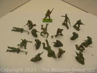 Classic Green Army Men and Vehicles Toys